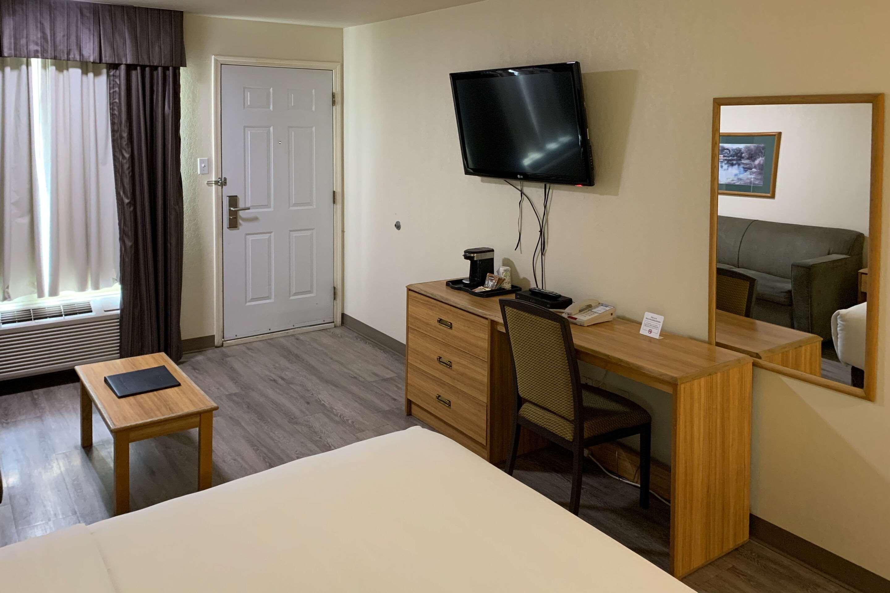 Rodeway Inn Windsor Mill Dış mekan fotoğraf