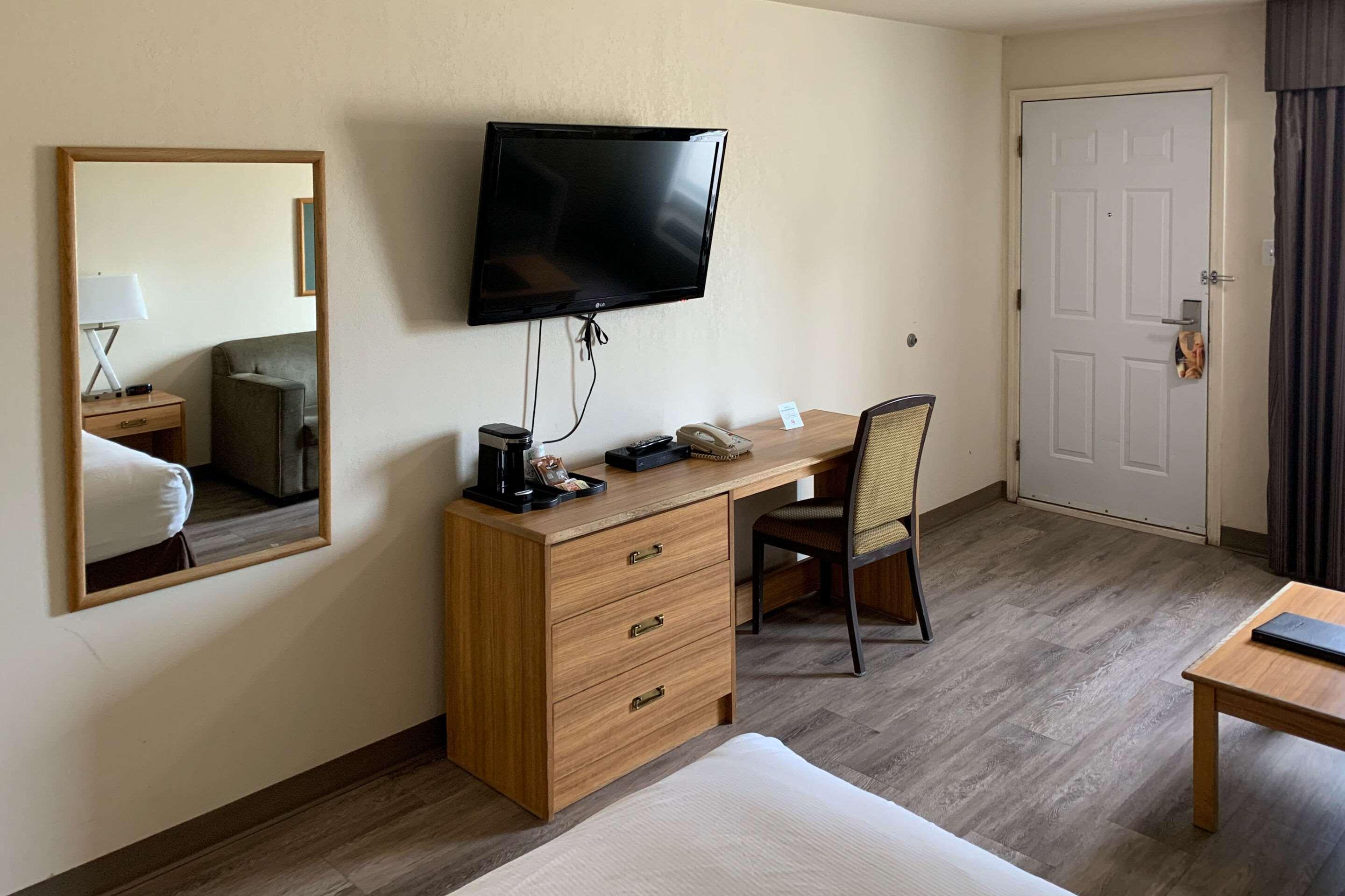 Rodeway Inn Windsor Mill Dış mekan fotoğraf